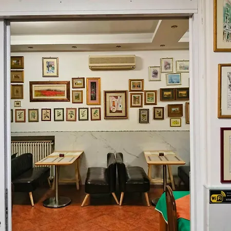 Zucconi Hotel