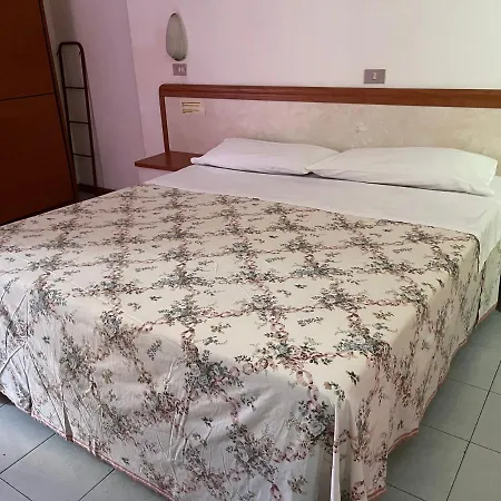 Zucconi Hotel 3*