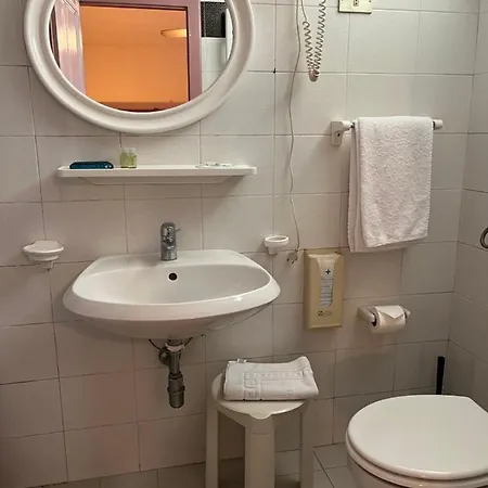 Zucconi Hotel 3*
